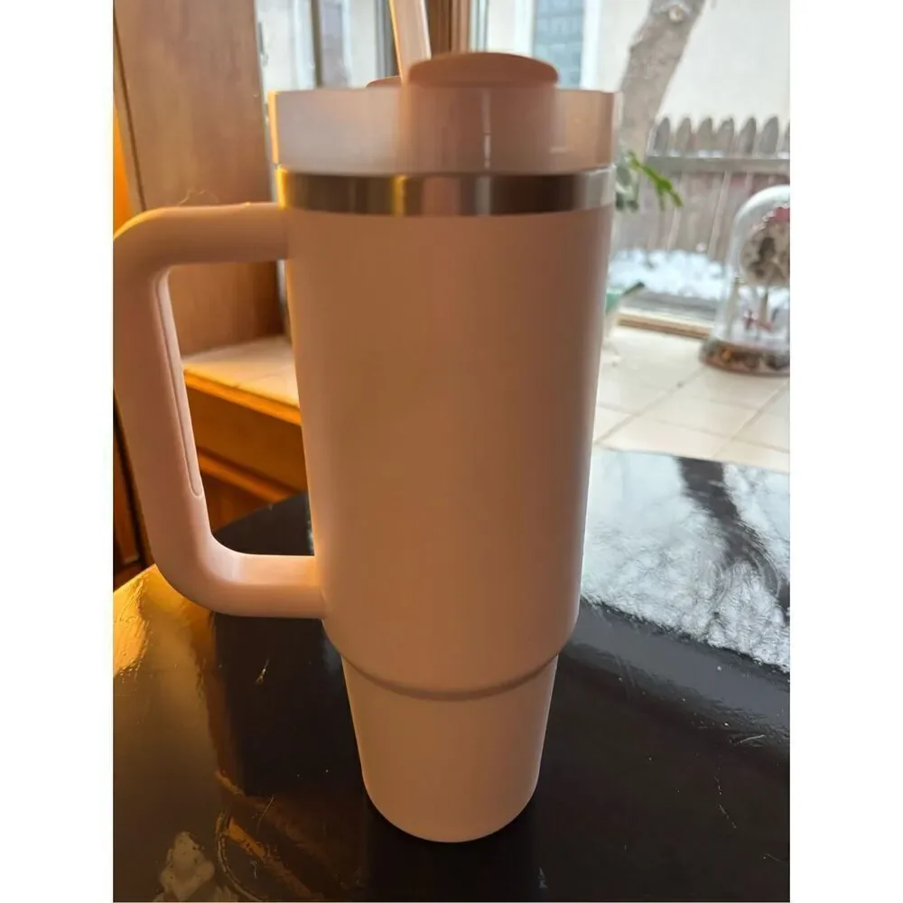 Stanley 30 oz Tumbler - Picture 2 of 4